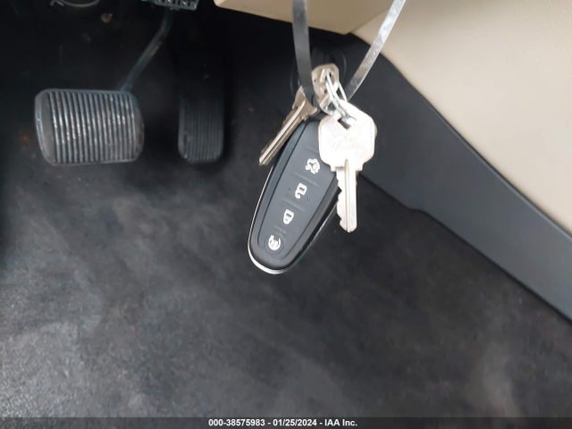 Ford Taurus Limited 2018 1FAHP2F89JG130395 Image 11
