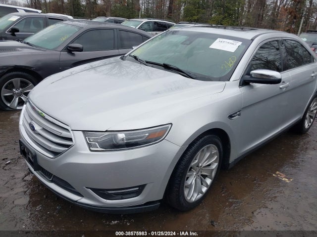 Ford Taurus Limited 2018 1FAHP2F89JG130395 Image 2