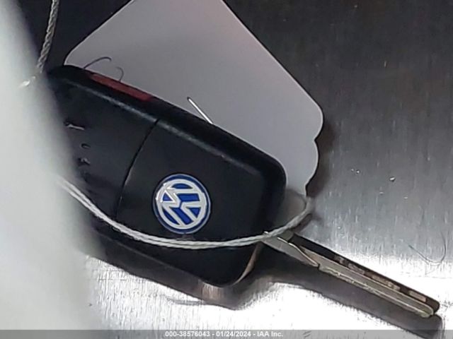 1VWAT7A36GC039842 Volkswagen Passat 1.8t S