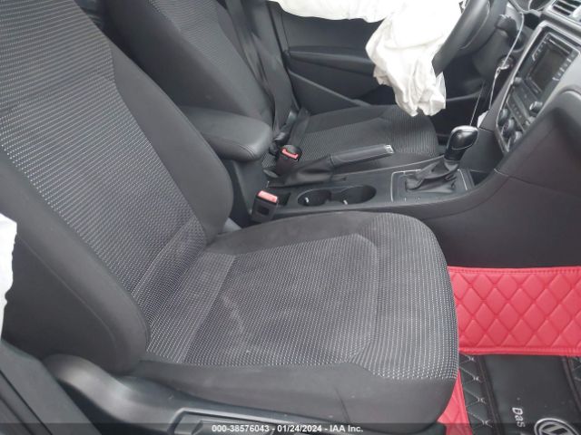 1VWAT7A36GC039842 Volkswagen Passat 1.8t S