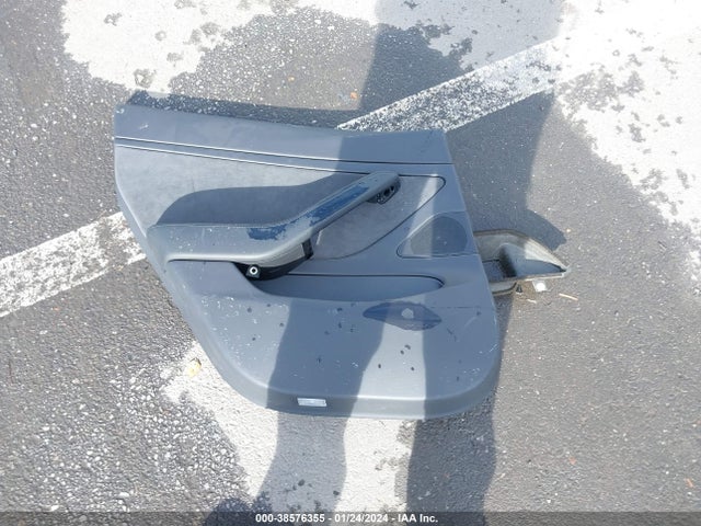 Tesla Model 3 Long Range/mid Range 2018 5YJ3E1EA5JF059585 Image 12
