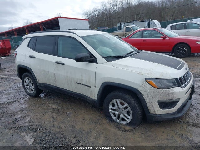 2018 3C4NJDAB4JT126649 main image