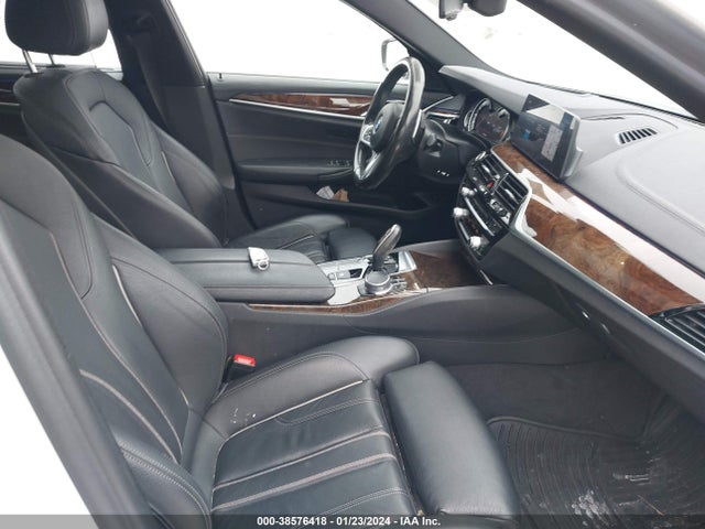 WBAJA7C35HG457919 BMW 530i Xdrive