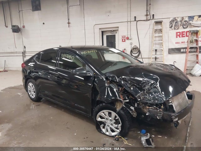 Hyundai ELANTRA SE 2018 5NPD74LF2JH377924 Image 1