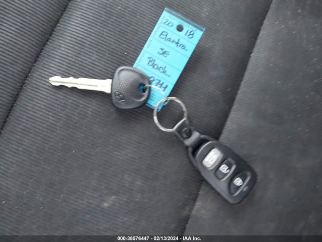 Hyundai ELANTRA SE 2018 5NPD74LF2JH377924 Image 11
