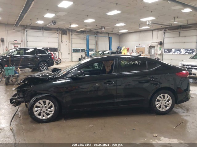 Hyundai ELANTRA SE 2018 5NPD74LF2JH377924 Image 15