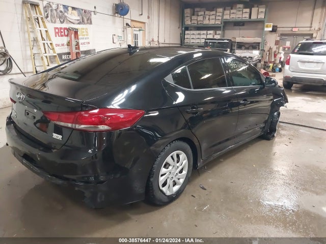 Hyundai ELANTRA SE 2018 5NPD74LF2JH377924 Image 4