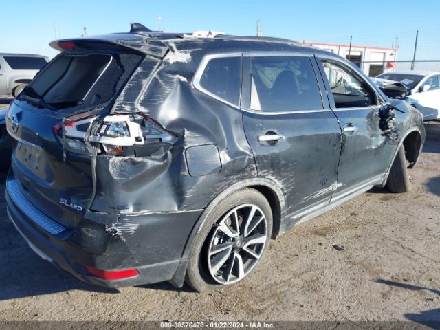 JN8AT2MVXJW328770 Nissan Rogue Sl