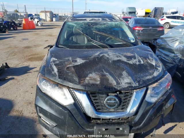 JN8AT2MVXJW328770 Nissan Rogue Sl