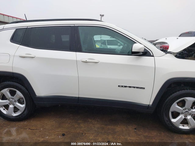 Jeep Compass Latitude 4x4 2018 3C4NJDBB8JT345046 Image 13