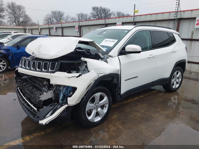 Jeep Compass Latitude 4x4 2018 3C4NJDBB8JT345046 Image 2