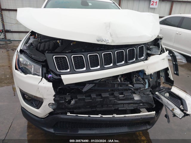 Jeep Compass Latitude 4x4 2018 3C4NJDBB8JT345046 Image 6