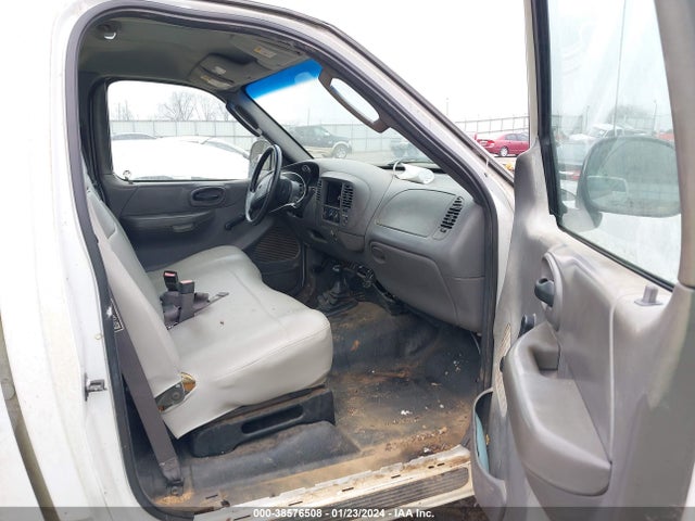 2002 FORD F-150 XL/XLT VIN: 1FTRF18212KC51053
