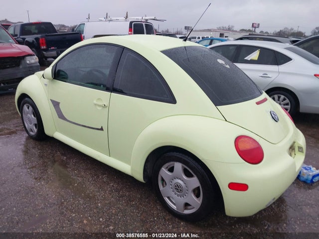 2001 VOLKSWAGEN NEW BEETLE GLS VIN: 3VWCB21C01M472075