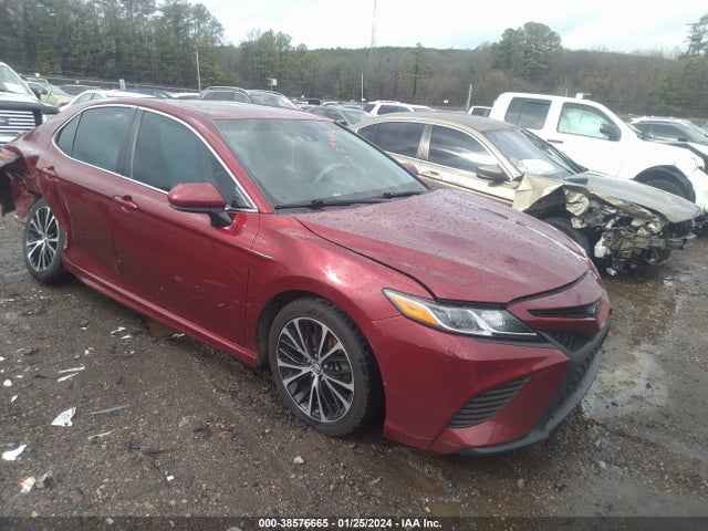 2018 TOYOTA CAMRY SE VIN: 4T1B11HK2JU529182