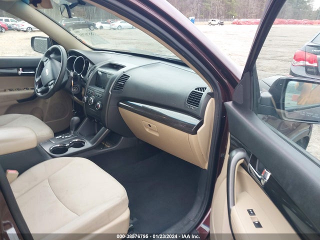 2013 KIA SORENTO LX V6 VIN: 5XYKT4A24DG338167