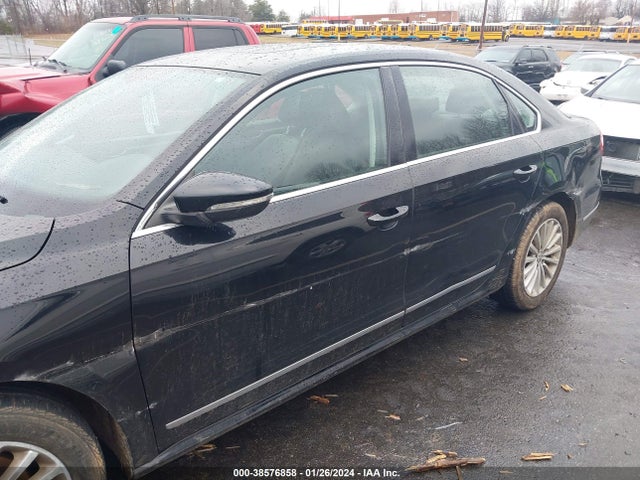 1VWBS7A35GC052265 Volkswagen Passat 1.8t Se