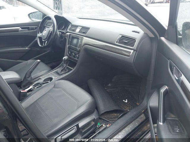 1VWBS7A35GC052265 Volkswagen Passat 1.8t Se