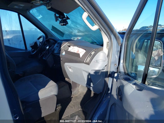 Ford Transit-250 2019 1FTYR3XM7KKB17584 Image 5