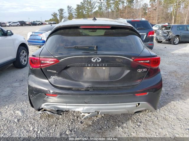 SJKCH5CRXJA060700 Infiniti Qx30 Luxury