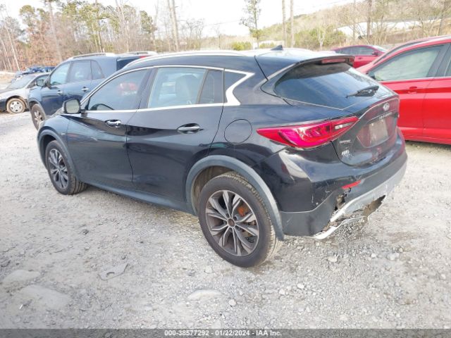 SJKCH5CRXJA060700 Infiniti Qx30 Luxury