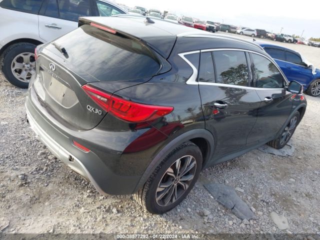 SJKCH5CRXJA060700 Infiniti Qx30 Luxury