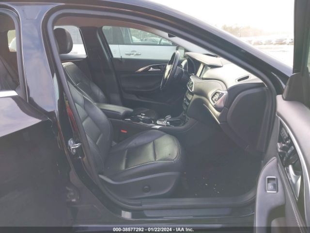 SJKCH5CRXJA060700 Infiniti Qx30 Luxury