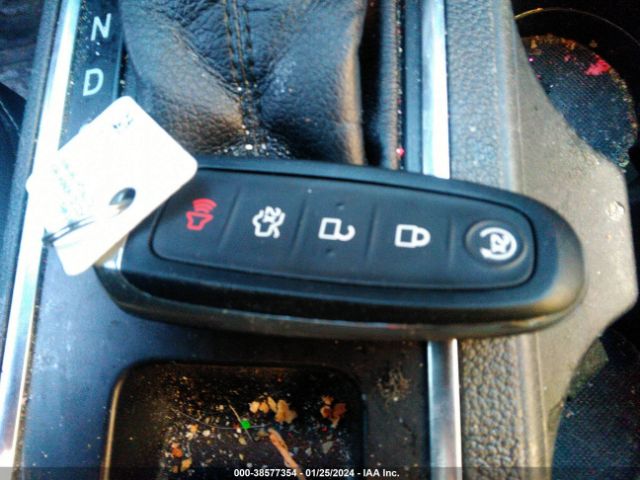 1FMCU9HD6KUC55904 Ford ESCAPE SEL