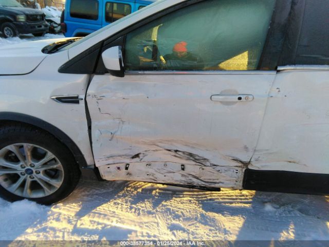 1FMCU9HD6KUC55904 Ford ESCAPE SEL