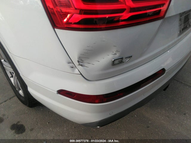 WA1AHAF79JD008691 Audi Q7 2.0t Premium