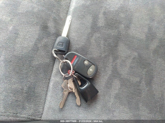 2004 HONDA PILOT EX VIN: 2HKYF18454H615554