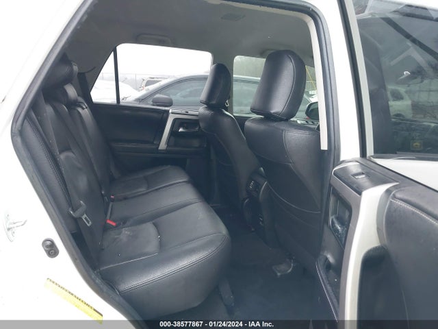 Toyota 4RUNNER SR5 2017 JTEZU5JR5H5161363 Image 8