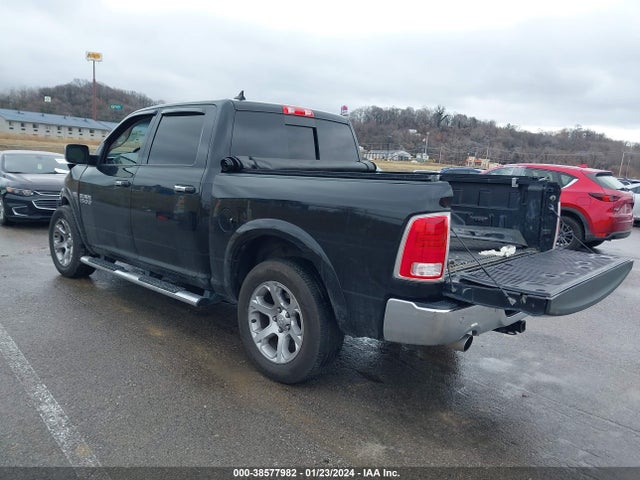 RAM 1500 Laramie  4x4 5'7 Box 2017 1C6RR7NT1HS661276 Image 3