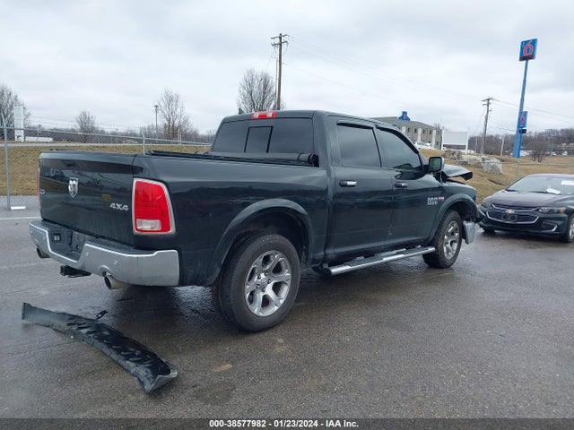 RAM 1500 Laramie  4x4 5'7 Box 2017 1C6RR7NT1HS661276 Image 4