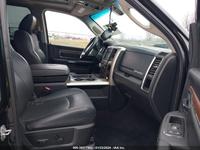 RAM 1500 Laramie  4x4 5'7 Box 2017 1C6RR7NT1HS661276 Image 5