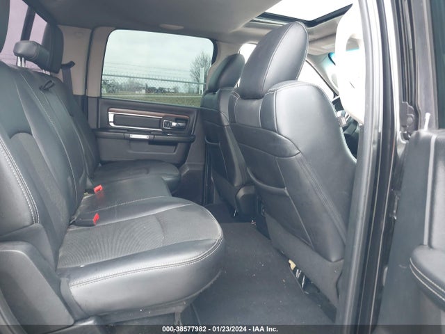 RAM 1500 Laramie  4x4 5'7 Box 2017 1C6RR7NT1HS661276 Image 8