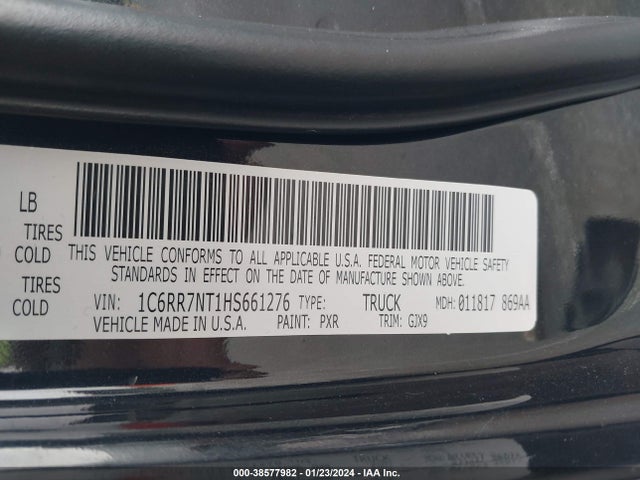 RAM 1500 Laramie  4x4 5'7 Box 2017 1C6RR7NT1HS661276 Image 9