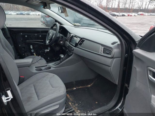 KNDCB3LC0H5043640 KIA NIRO FE