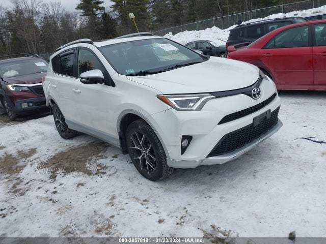 Toyota RAV4 SE 2016 JTMJFREV7GJ082910 Image 1