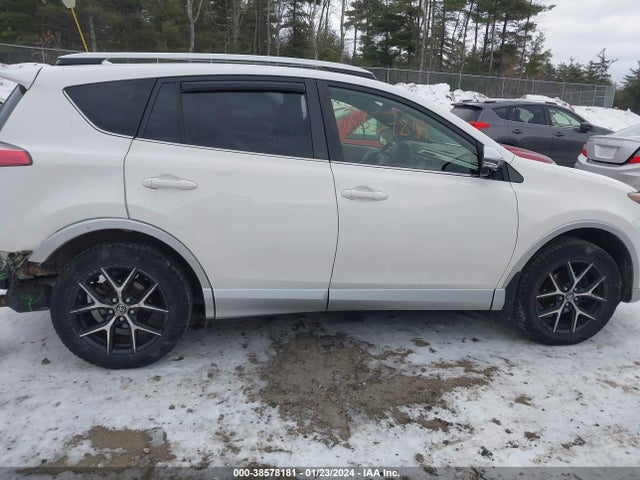 Toyota RAV4 SE 2016 JTMJFREV7GJ082910 Image 13