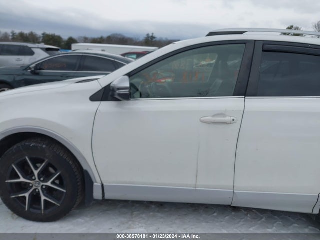 Toyota RAV4 SE 2016 JTMJFREV7GJ082910 Image 14