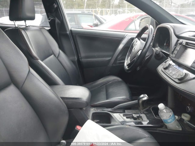 Toyota RAV4 SE 2016 JTMJFREV7GJ082910 Image 5