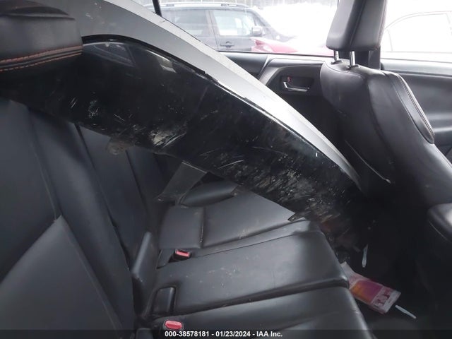 Toyota RAV4 SE 2016 JTMJFREV7GJ082910 Image 8