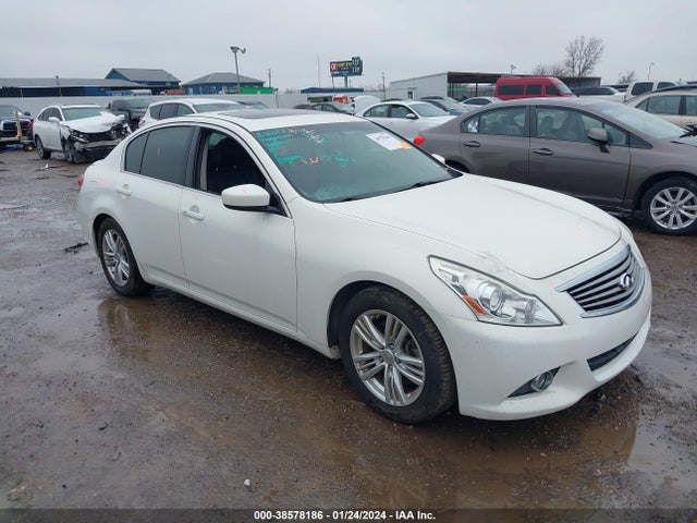 2015 INFINITI Q40 VIN: JN1CV6AP8FM500084