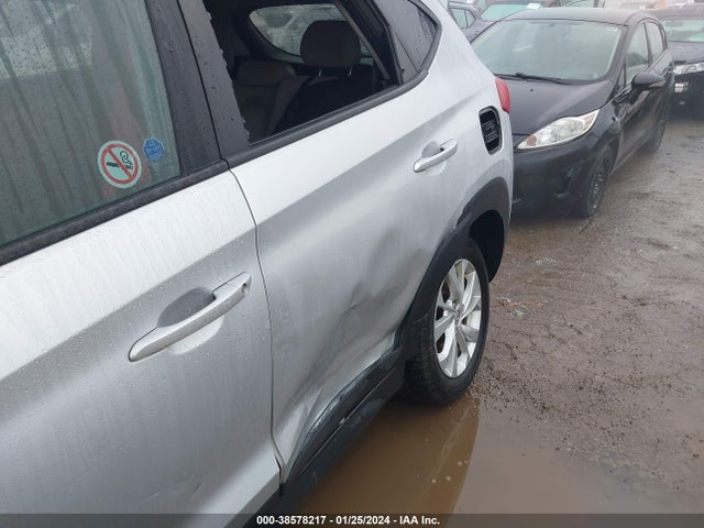 Hyundai TUCSON SE 2019 KM8J2CA48KU856316 Image 6