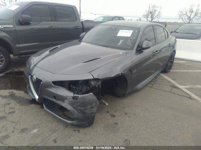 ZARFAEAV1J7595924 Alfa Romeo Giulia Quadrifoglio Rwd