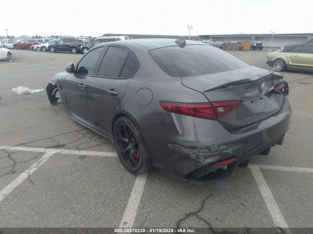 ZARFAEAV1J7595924 Alfa Romeo Giulia Quadrifoglio Rwd