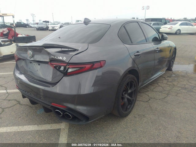 ZARFAEAV1J7595924 Alfa Romeo Giulia Quadrifoglio Rwd