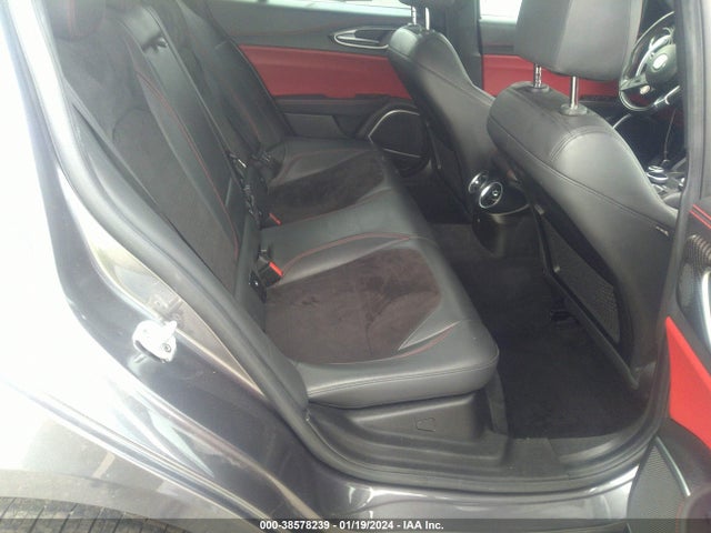 ZARFAEAV1J7595924 Alfa Romeo Giulia Quadrifoglio Rwd