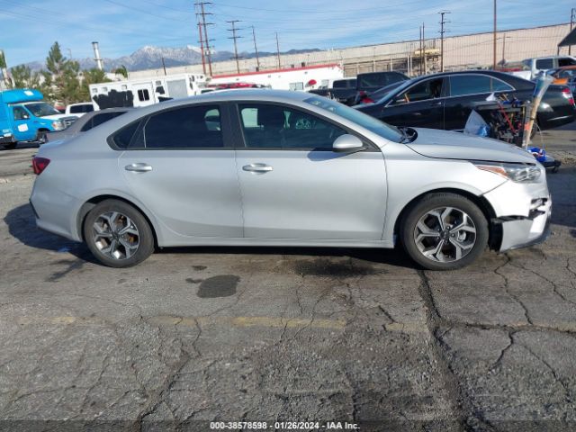 3KPF24AD0ME402756 KIA Forte Lxs